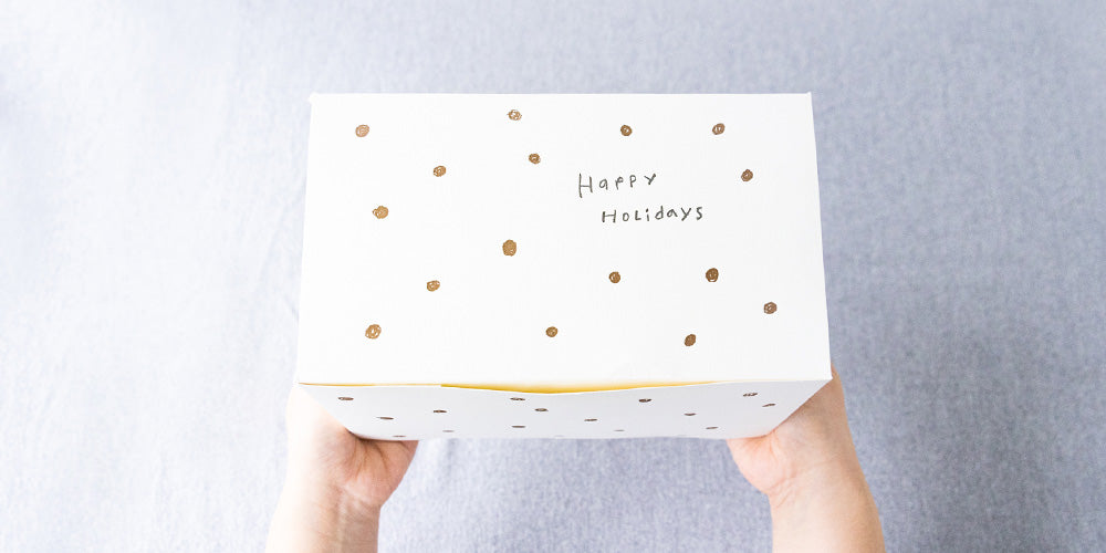 全店で販売中】romi-unie×Café Vivement Dimanche「Happy Holidays BOX