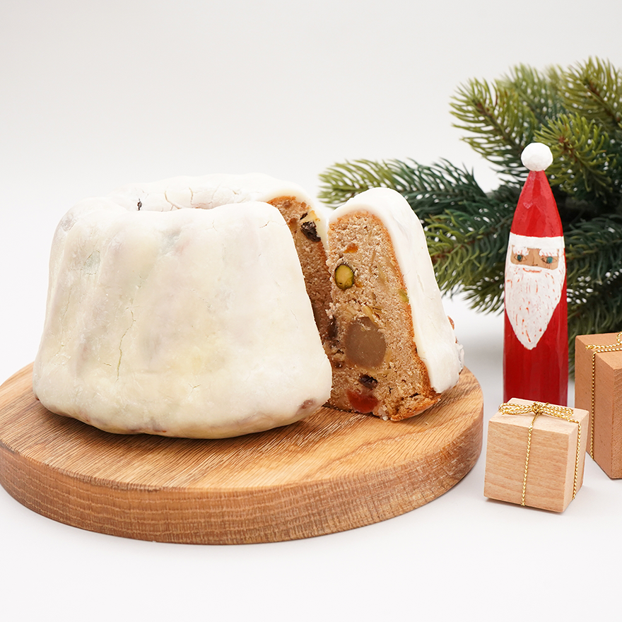 クグロフ型で焼いたromi-unie自慢のシュトーレン