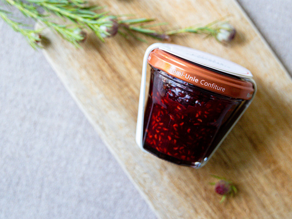 ジャム瓶はオリジナルで